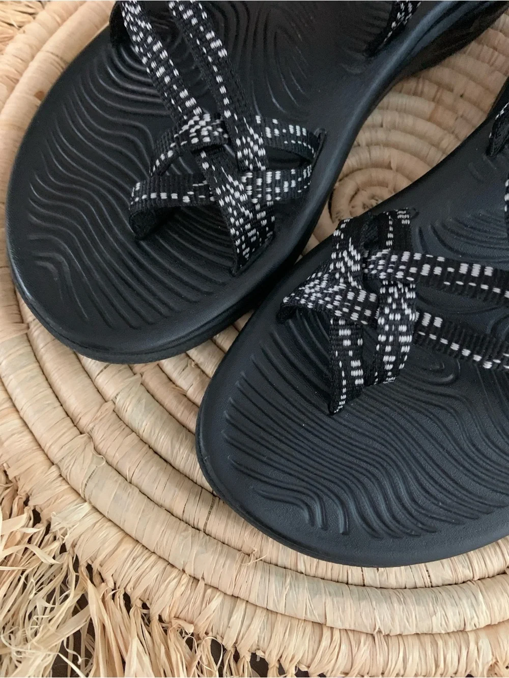CHACO Women’s Z/Volv X2 Sandals Black White Size 7